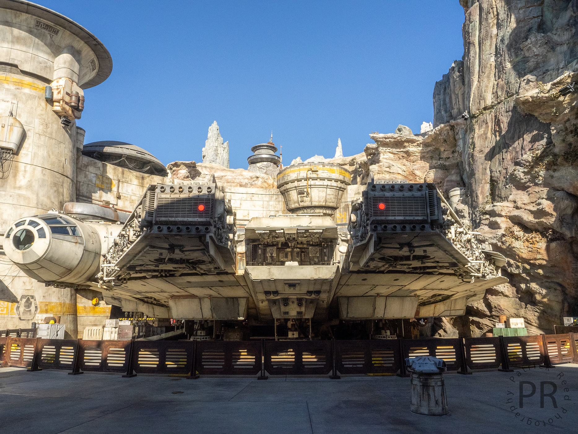 Immerse Yourself in Wonders of Galaxy’s Edge Through the Art of Photography
