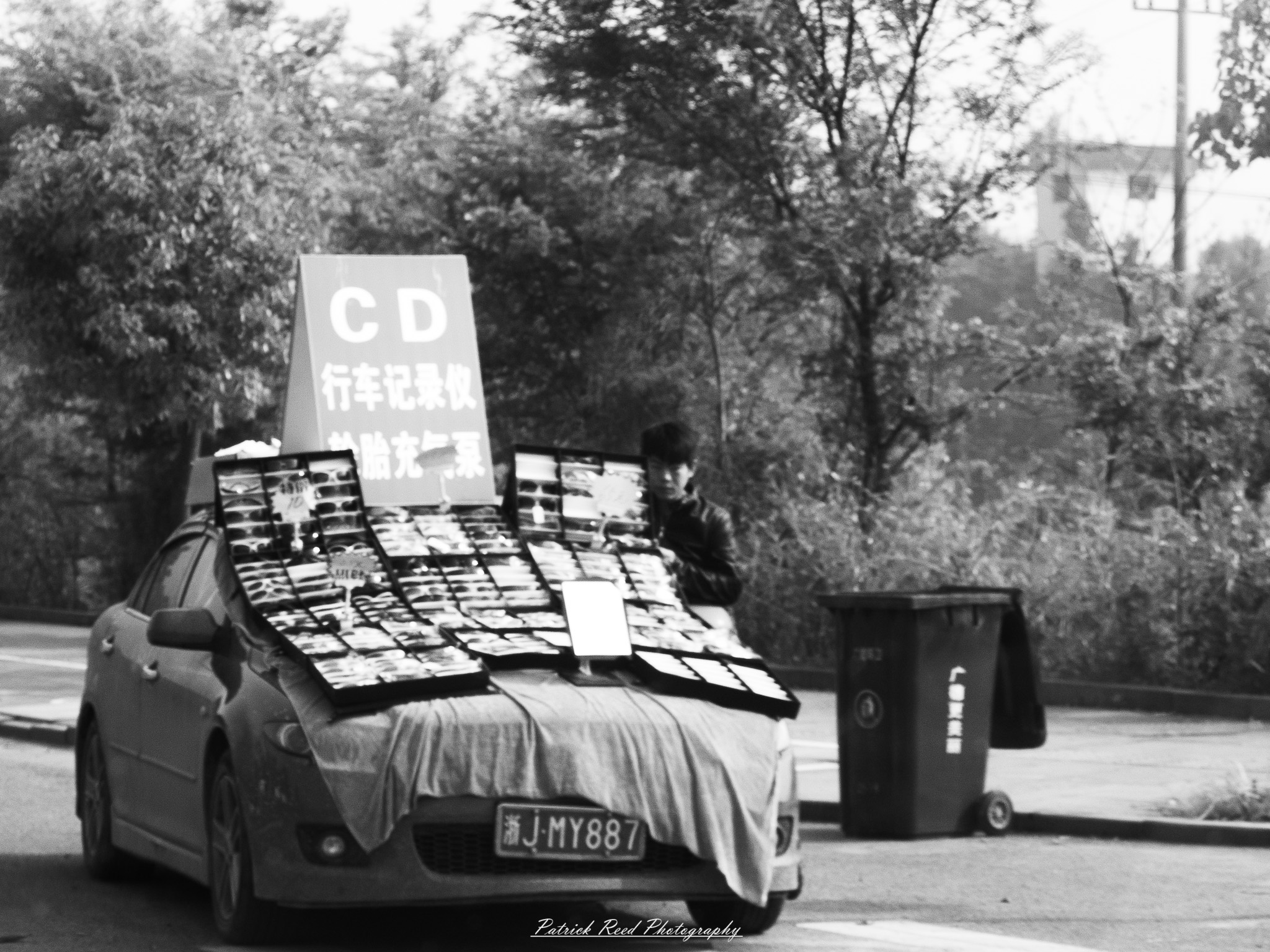 OLYMPUS DIGITAL CAMERA Street Photography Image