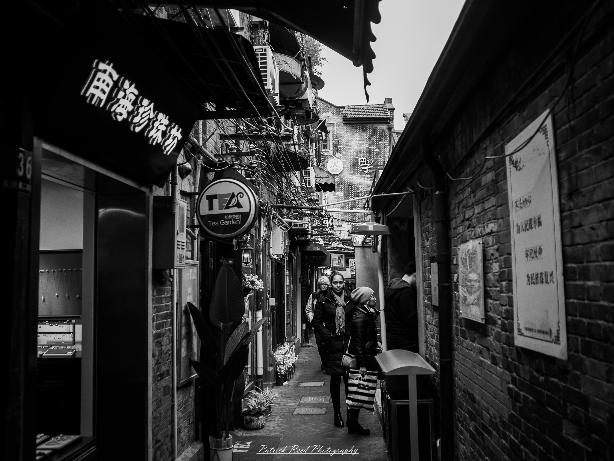 OLYMPUS DIGITAL CAMERA Street Photography Image