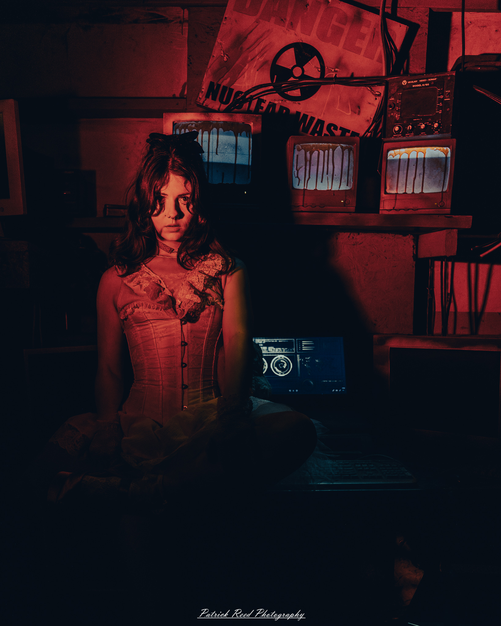 Spooky night photography at Scarefest Haunted Park in Michigan, featuring eerie lighting, haunted attractions, and Halloween-themed performers.