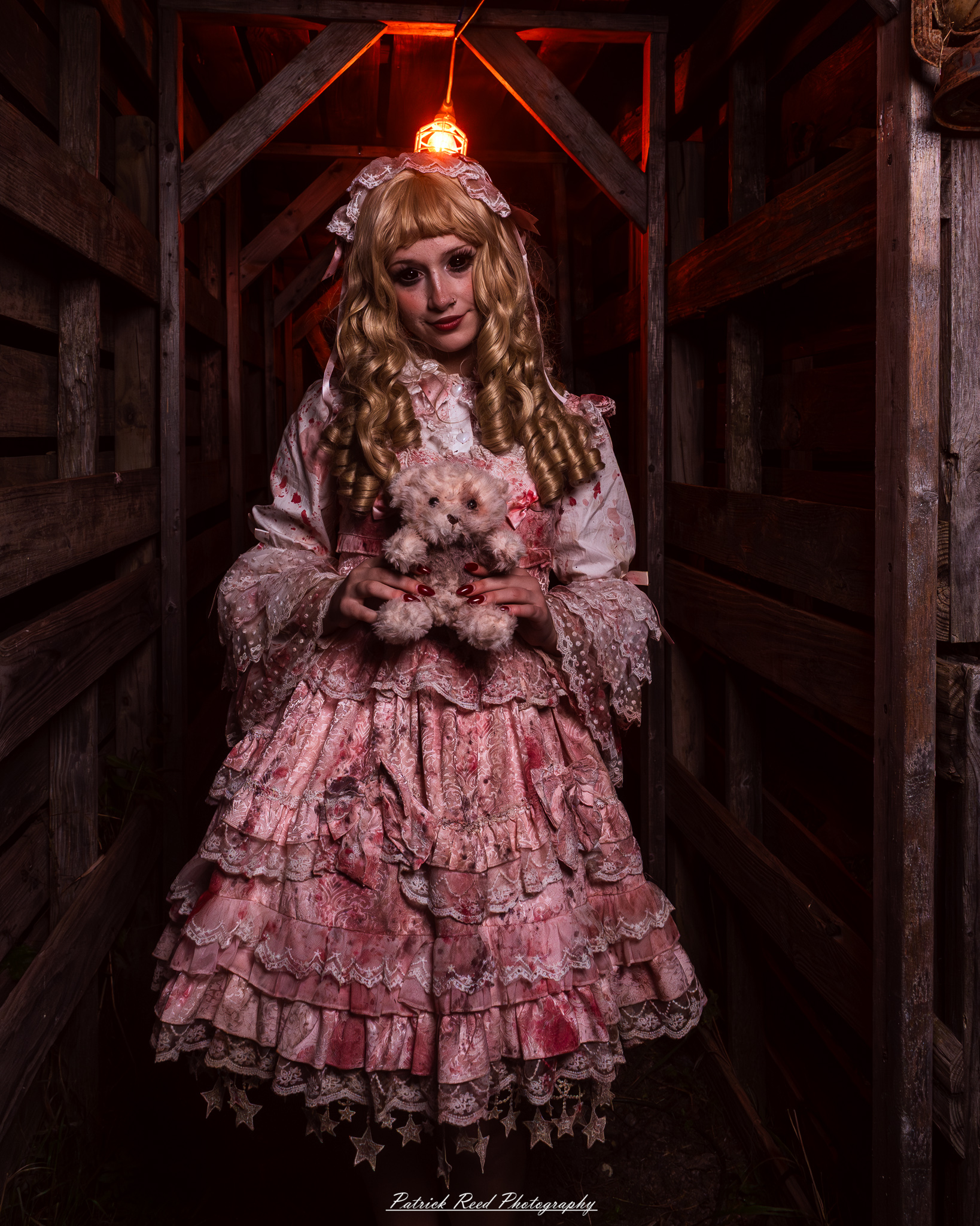 Spooky night photography at Scarefest Haunted Park in Michigan, featuring eerie lighting, haunted attractions, and Halloween-themed performers.